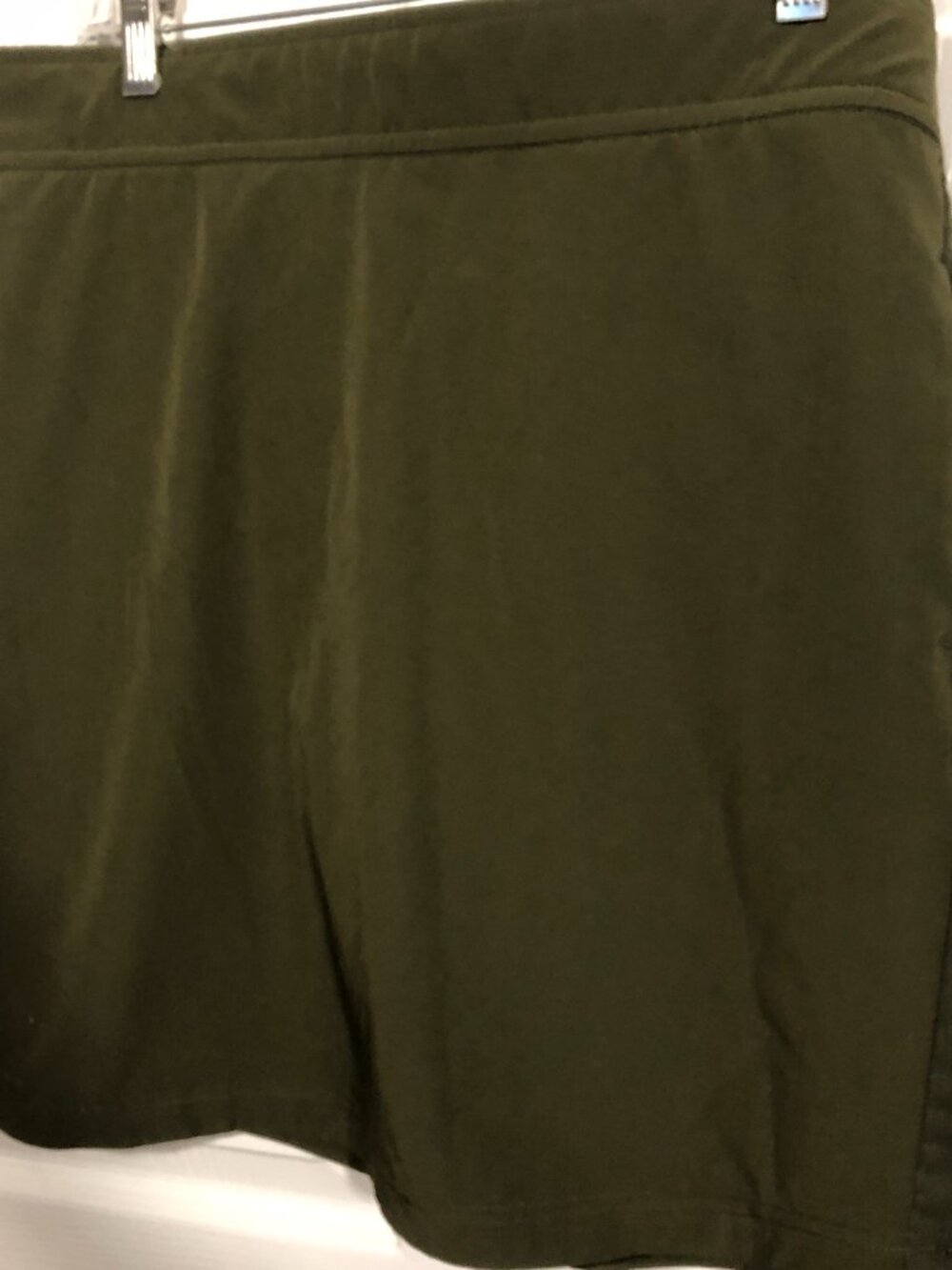Eddie Bauer women green fatigue hiking skort, size XL